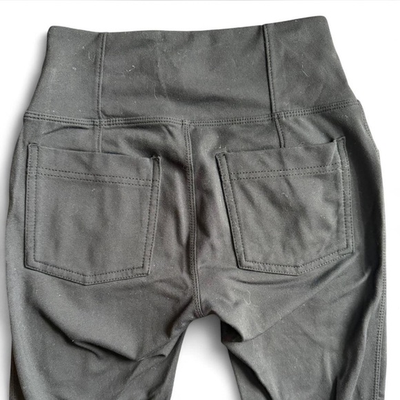 Athleta black leggings with side pockets and back pockets size XXS - Picture 7 of 8